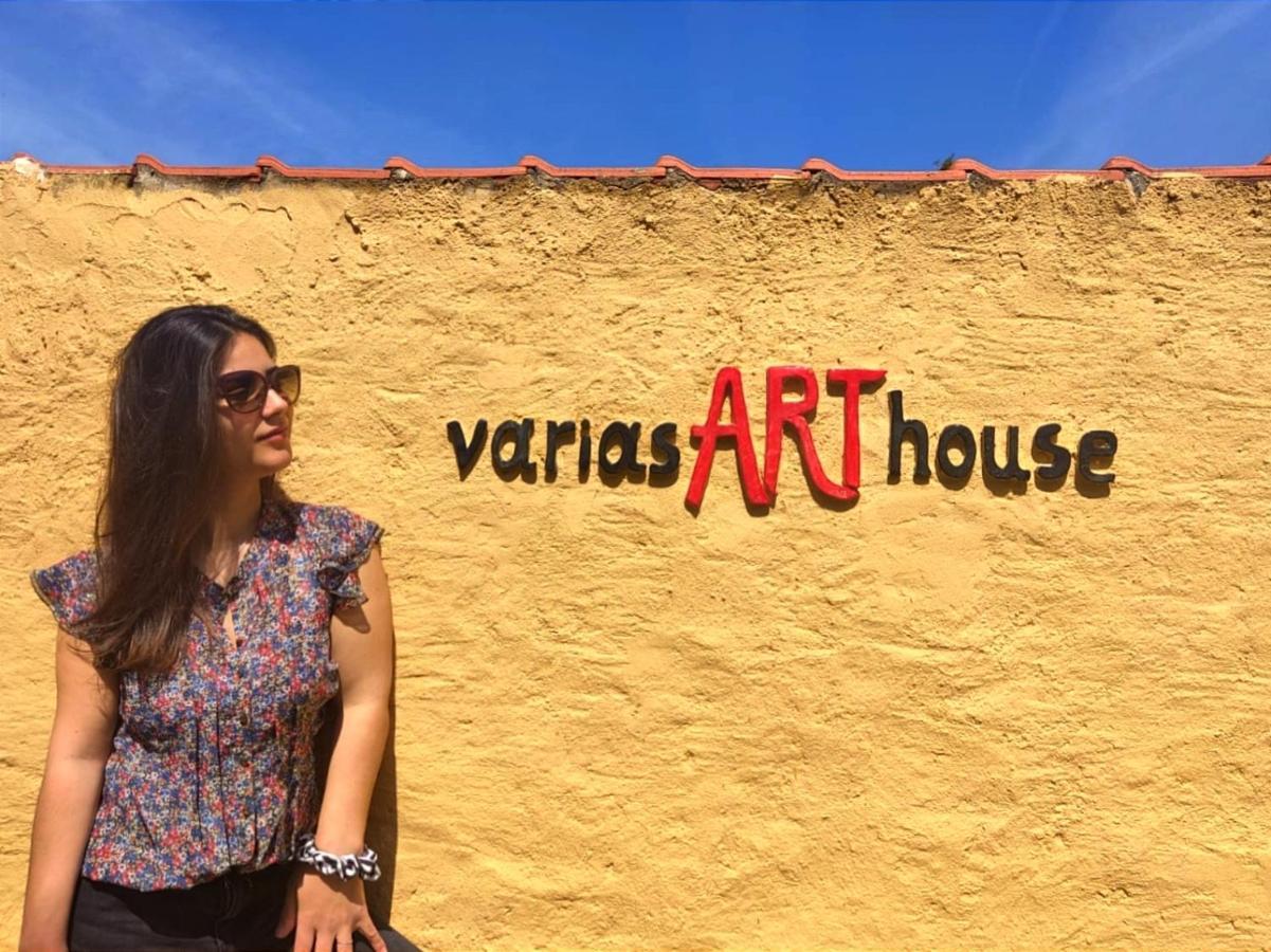 Varias Art House Kallirakhi ภายนอก รูปภาพ