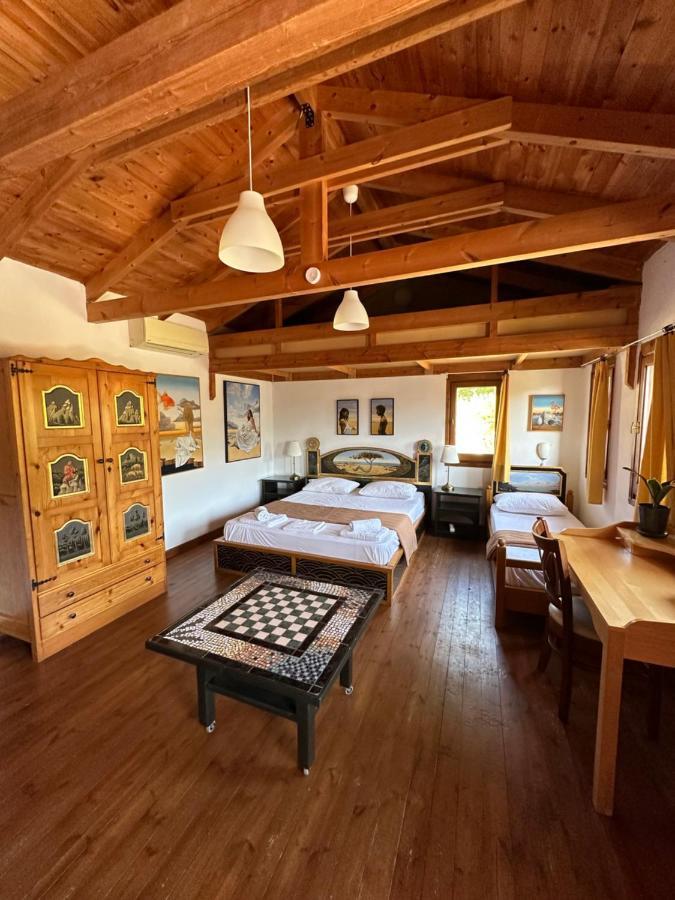 Varias Art House Kallirakhi ภายนอก รูปภาพ