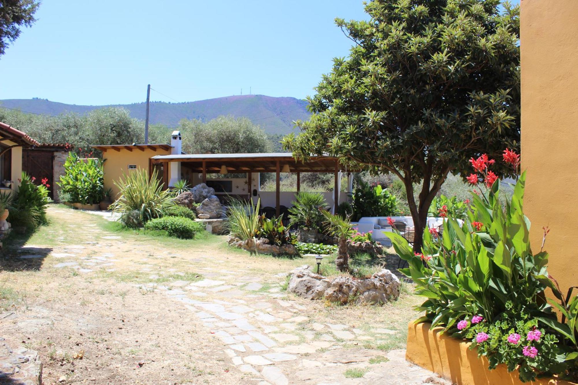 Varias Art House Kallirakhi ภายนอก รูปภาพ